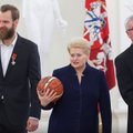 FOTOD: Leedu president autasustas EM-hõbeda võitnud korvpallureid ordenitega