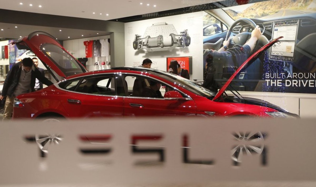 Tesla lubab ehitada autosid juhi järgi.