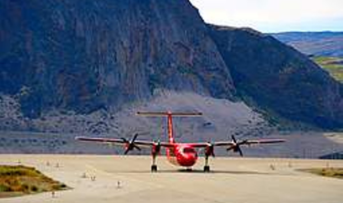 ARENENUD LENNUTRANSPORT: Kohalikeks lendudeks kasutatav propellerlennuk maandub ka lühikesele rajale mägede vahel. MEELIS KIVIRAND