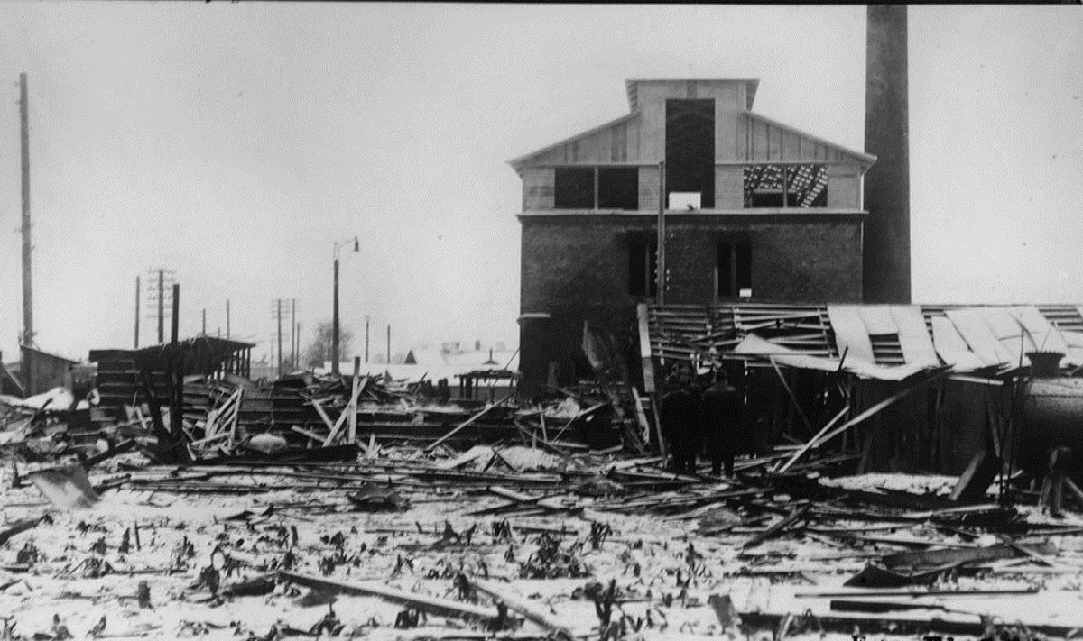 VASTU TAEVAST: Heliose vabriku püssirohukuur ja jahvatushoone, kus toimus plahvatus.
