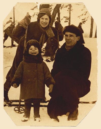 LENINGRADIS: Andres Anvelti vanaema Linda Põder, kolme ja poole aastane ema Rosa ning vanaisa Richard Majak Leningradis. Viimane perekonnapilt enne Richardi arreteerimist. November 1937.
