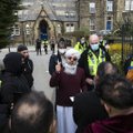 Inglismaal näidati koolis prohvet Muhamedi karikatuuri. Lapsevanemad kogunesid protestima, mille mõistis hukka haridusminister