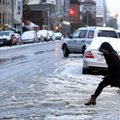 FOTOD: USA idarannikut kimbutab lumetorm, New Yorgis tuli lumi maha