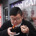 VIDEO | Hiinlasest kokk testib: millisest kiirsöögikohast saab pealinna parimat Pekingi kana?