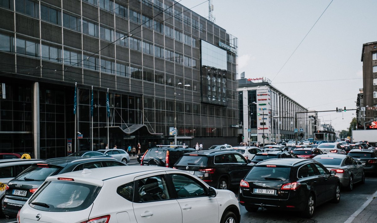 UMMIK: Liiklussegadus Tallinnas Narva maanteel.