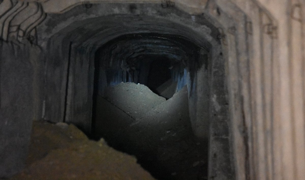 Praegu ummistavad suurt osa Kukësi tunneleid liiva- ja mudakuhjad.