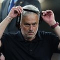 Pettunud Mourinho viskas hõbemedali fännile ja siunas kohtunikke