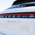 Из Латвии не дали вывезти 15 новых автомобилей Porsche: таможня подозревает попытку обойти санкции