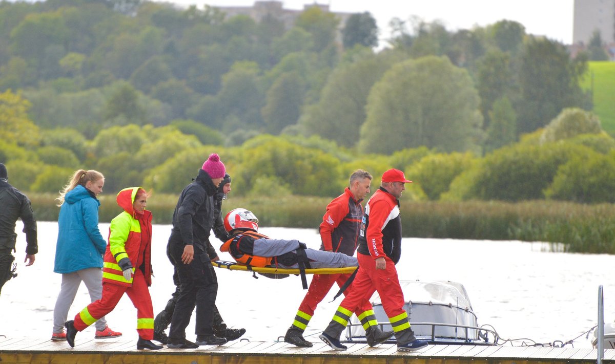 Viljandi järvel toimuval veemoto võistlusel juhtus õnnetus