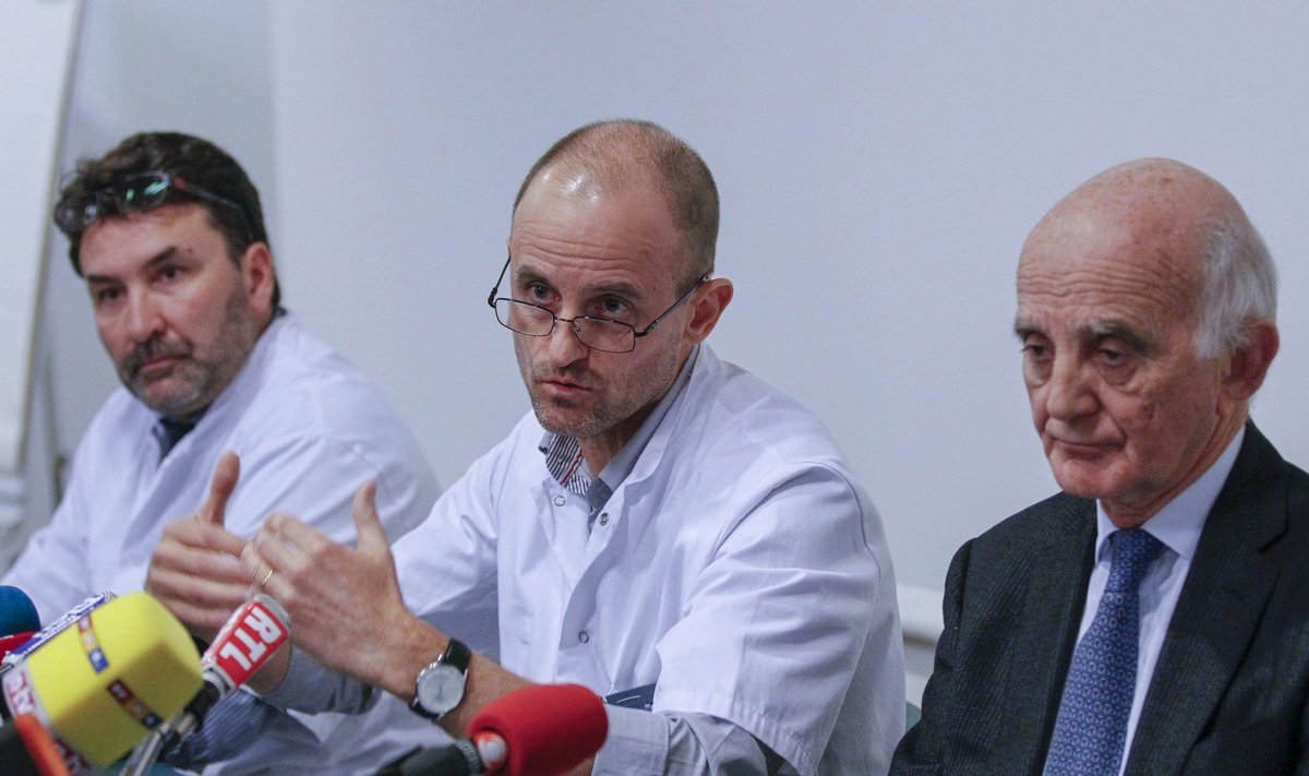 Jean-Francois Payen ja tema kolleegid pressikonverentsil