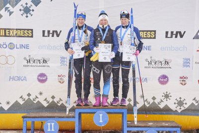 Naist 30 km esikolmik