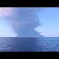ВИДЕО | Туристы в панике: в Италии проснулся вулкан. Сообщается о погибшем