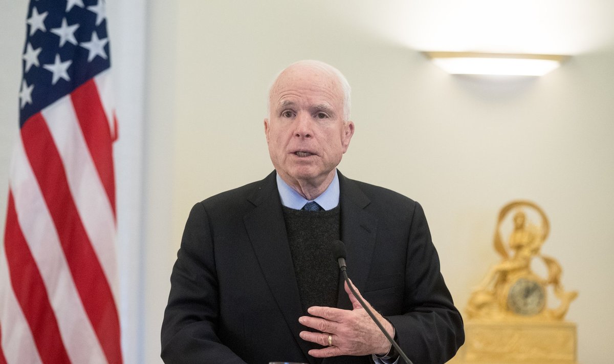 John McCain Stenbocki majas