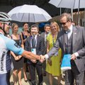 ФОТО: На Milano Expo велосипедисты передали Ильвесу флаг Эстонии