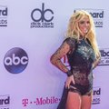 FOTO | Britney Spears pani moelavadelt massidesse jõudnud trendiga täkkesse