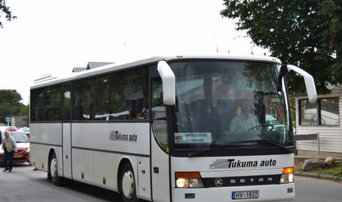 Tukuma Auto buss.
