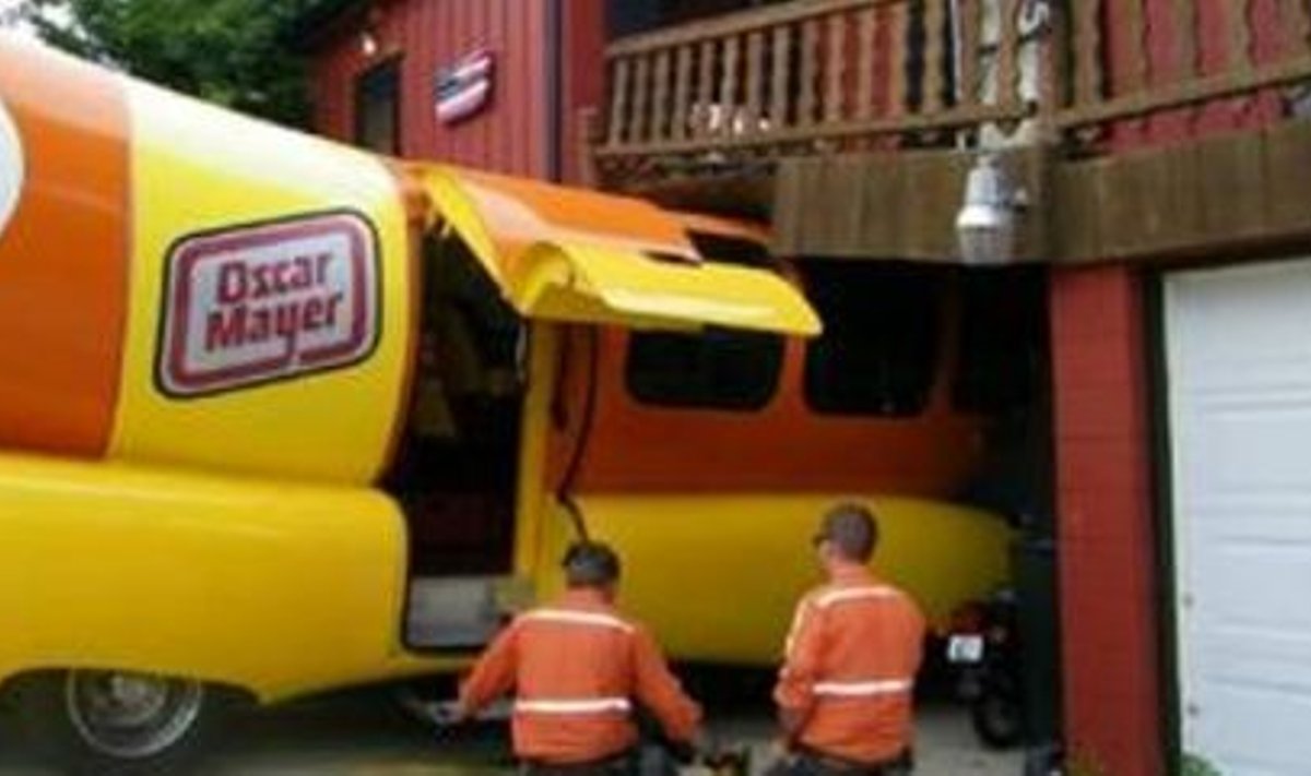 Wienermobile sattus avariisse