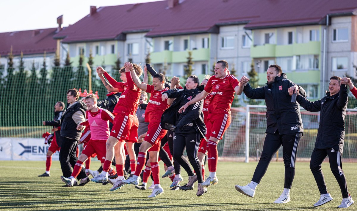 Premium liiga suurima üllatuspommi lõhkas 6. mail uustulnuk Harju JK Laagri, kes alistas viimase minuti väravast 2 : 1 FCI Levadia.