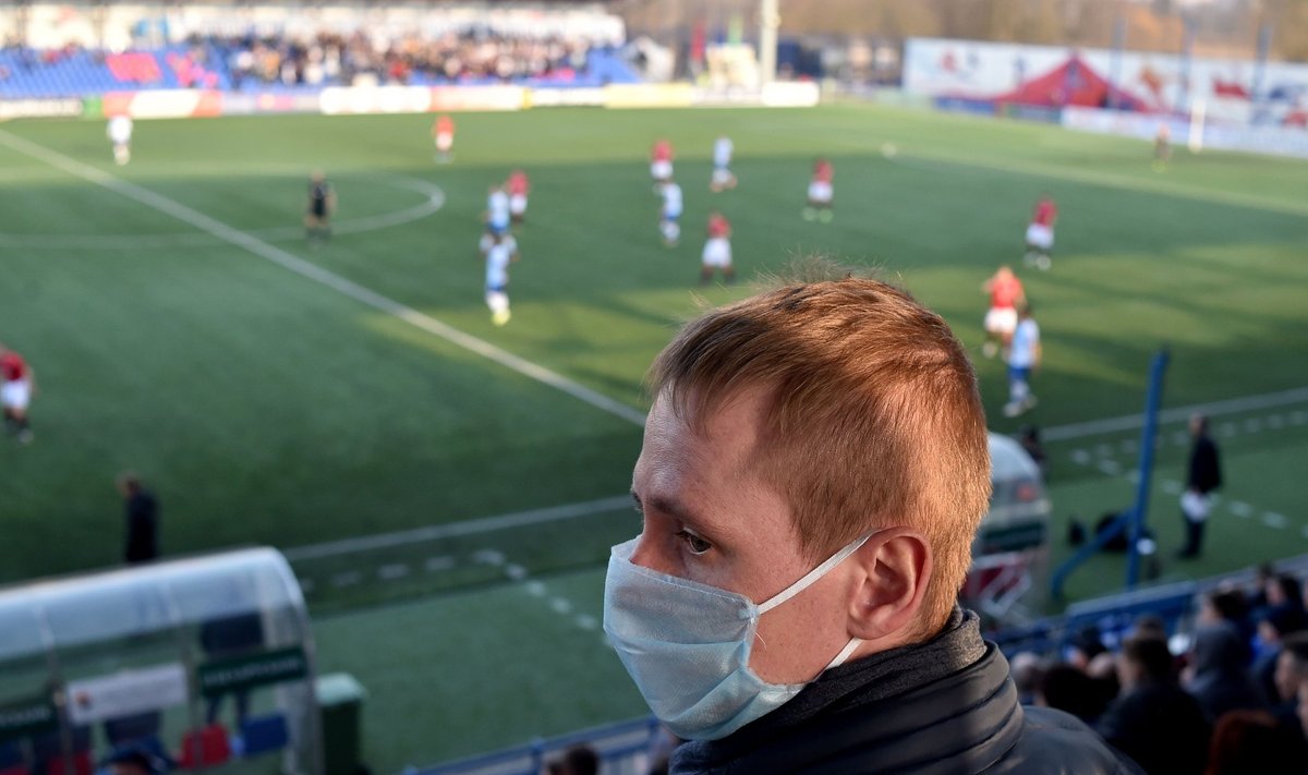 Oma silmaga saavad staadionilt tipptasemel jalgpalli vaadata veel üksnes valgevenelased.