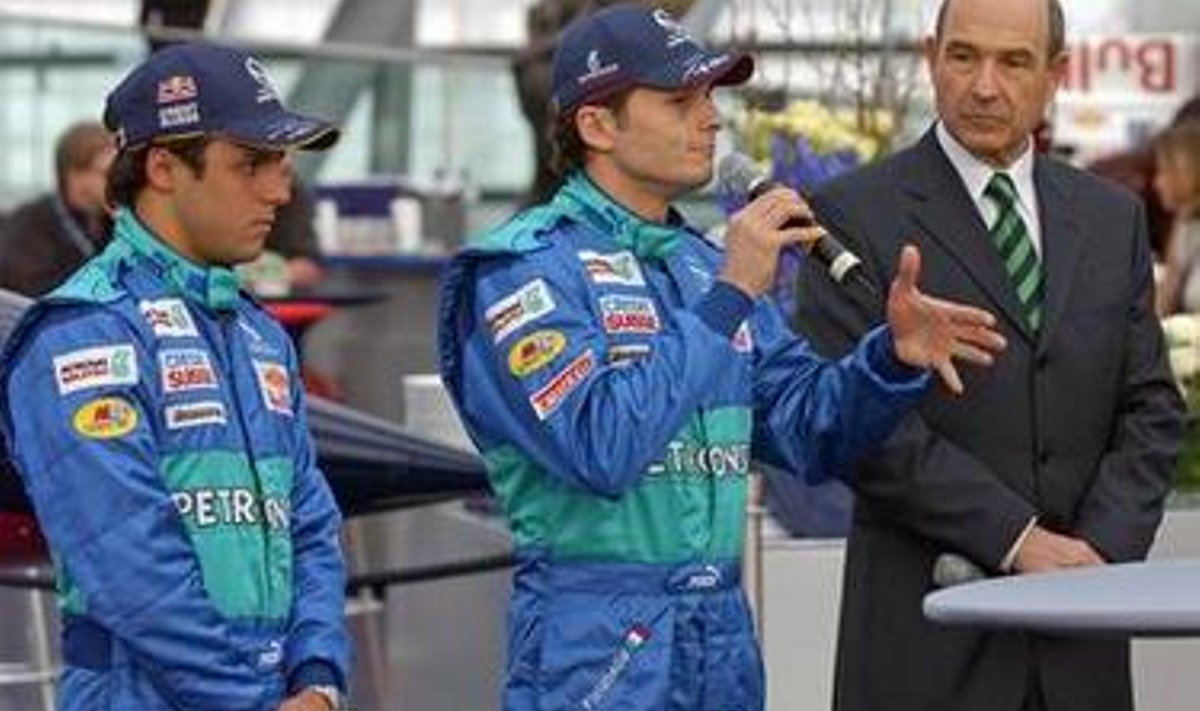 Felipe Massa, Giancarlo Fisichella ja Peter Sauber meeskonna uue Sauber C23 auto esitlusel