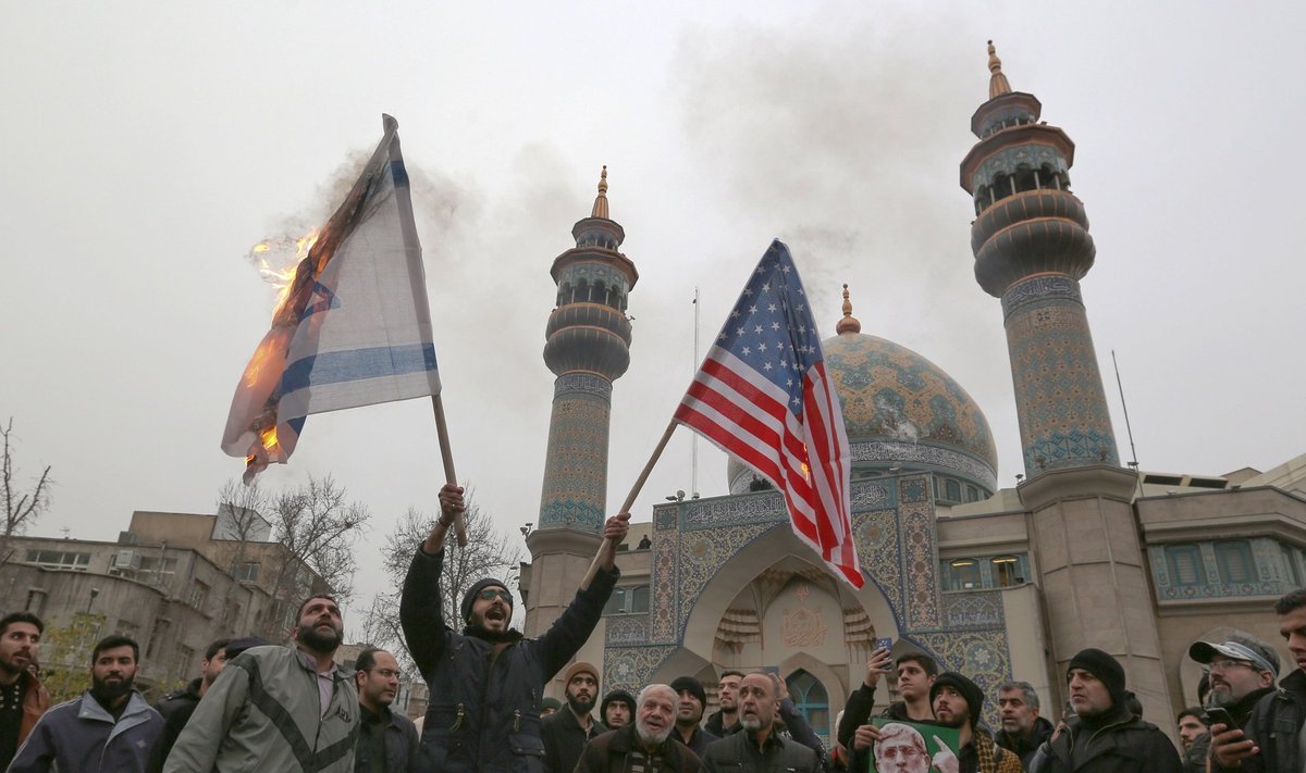 Iraani meeleavaldajad põletasid nädalavahetusel Teheranis toimunud meeleavaldusel Iisraeli ja USA lippe.