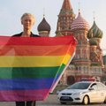PROTESTIFOTO: Tilda Swinton lehvitas Kremli ees vikerkaarelippu