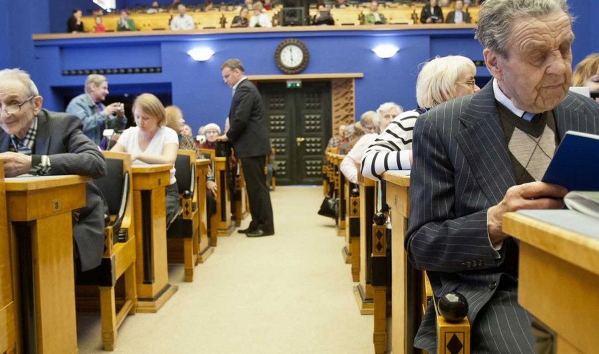 Enamjaolt oli riigikogu saali eile kogunenud vanemaealine publik. (Foto: Rene Suurkaev)