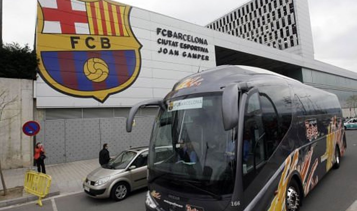 Barcelona buss alustab teekonda Itaaliasse