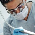 „Tulin põrguvaluga Eestisse.“ Türgi kliinikus luhtunud hambaravi on läinud eestlasele maksma juba 20 000 eurot. Ta pole aga ainus