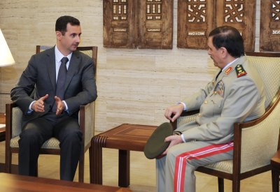 Bashar al-Assad ja kaitseminister Fahd Jassem al-Freij