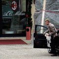 David Beckham sõidab süngelt mattmusta Porschega