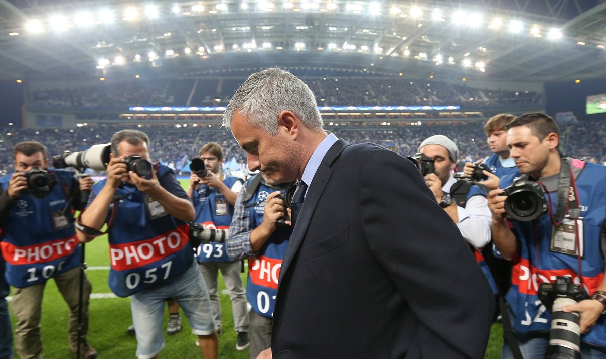 Jose Mourinho ja Londoni Chelsea naasevad Portugalist tühjade kätega.