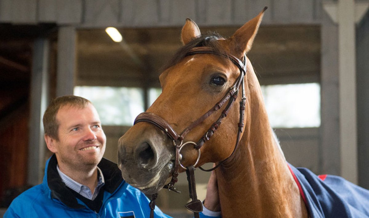 Marti Hääl ja üks tema kolmest ratsust, kes Horse Show’l starti läheb. Saage  tuttavaks: Roos.  Foto: Ilmar Saabas