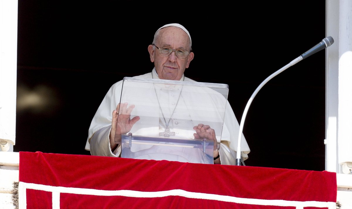 Папа Римский во время воскресной речи