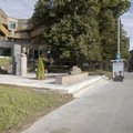ФОТО: Памятник Паулю Кересу наконец вернули в Таллинн — почти на свое прежнее место