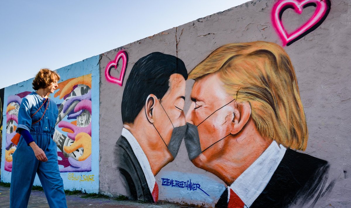 Berliini Mauerparki ilmus hiljuti Hiina riigipead Xi Jinpingi ja USA presidenti Donald Trumpi kujutav grafiti. Joonistatud südametest hoolimata on kahe poliitiku suhted praegu kõike muud kui roosilised.