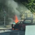 ВИДЕО: На Пярнуском шоссе ни с того ни с сего загорелась машина
