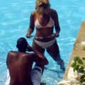 KUUM GALERII: Beyoncé leotab basseinis rindu!