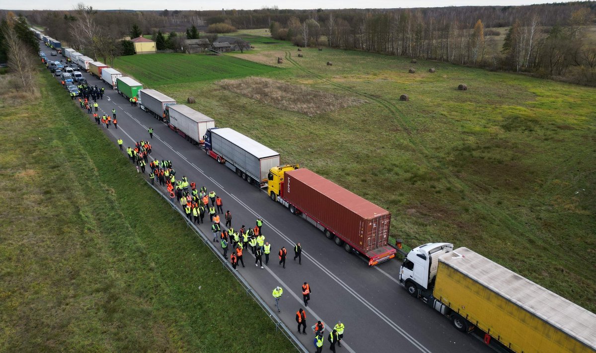 Veoautod Poola-Ukraina piiripunkti lähedal, 10.11.2023