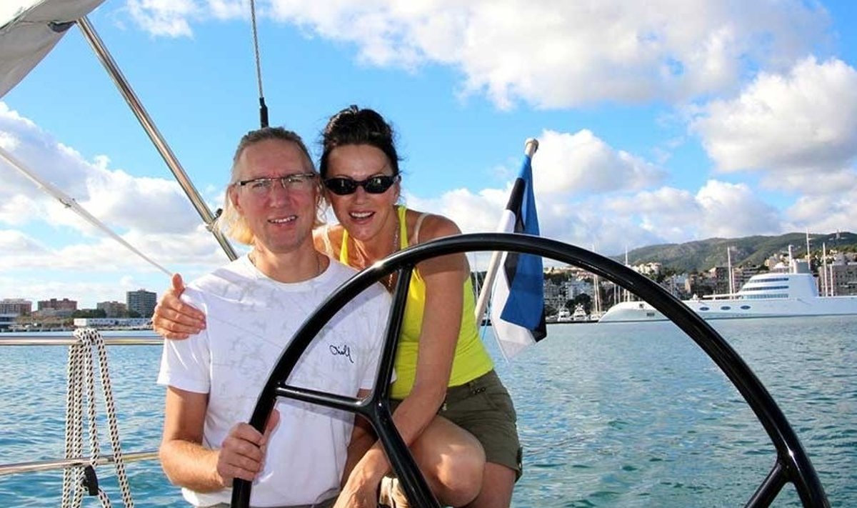 Sirje ja Teet Kallasvee püüdsid reisi rängale diagnoosile vaatamata jätkata. Pilt on tehtud Palma de Mallorcal veebruaris 2012, kaks kuud enne Teedu surma.