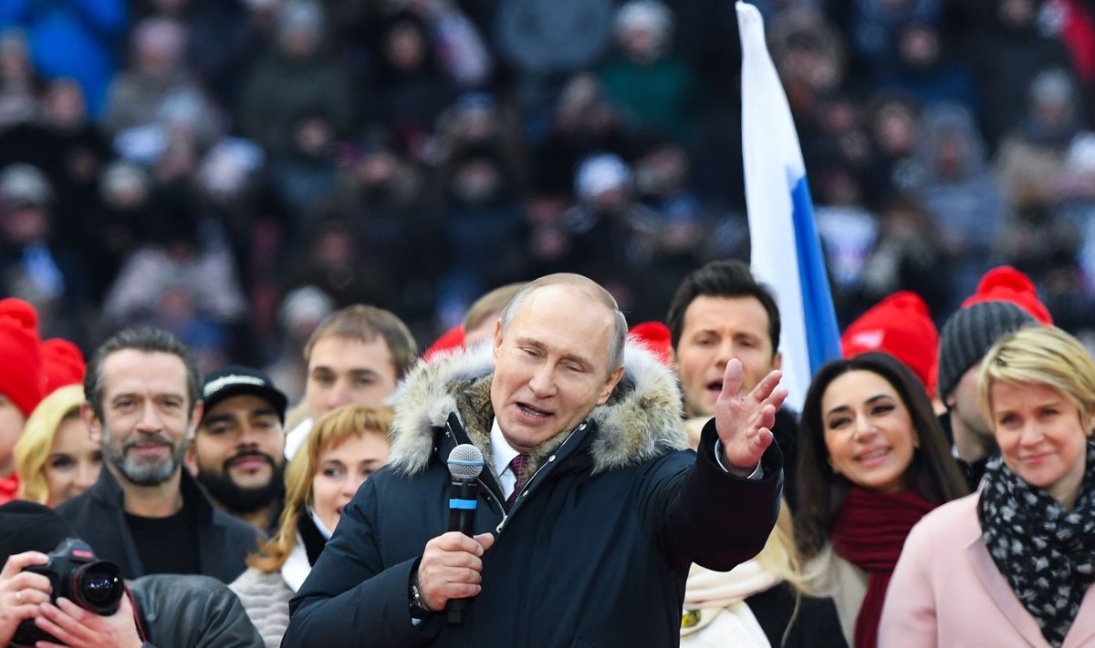 EI HUVITA: Vladimir Putin esinemas oma esimesel tõsisel kampaaniaüritusel Lužniki staadionil. Seni on riigipea enda kampaaniasse väga leigelt suhtunud.
