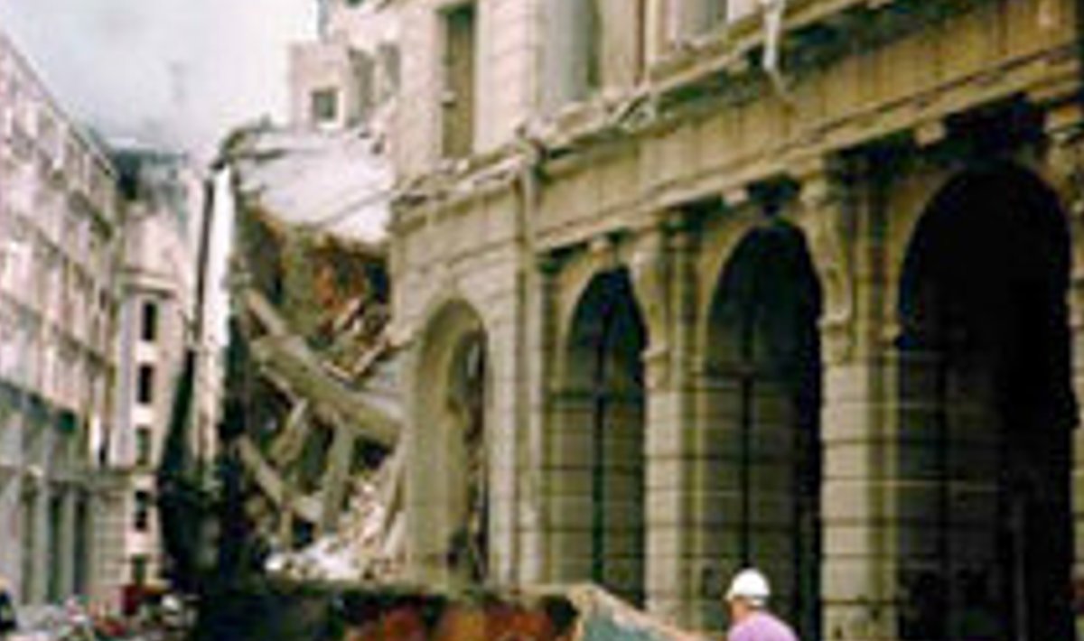 Baltic Exchange hoone pärast 1992. aasta pommiplahvatust