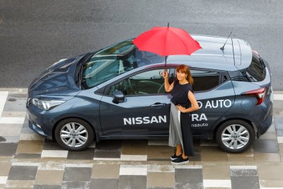 Rita Rätsepp uue Nissan Micra roolis. 