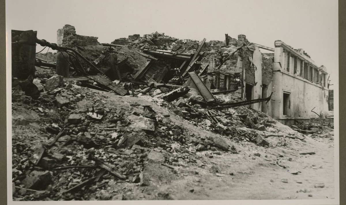 Narva linna pumbamaja, 1944/45. aastal