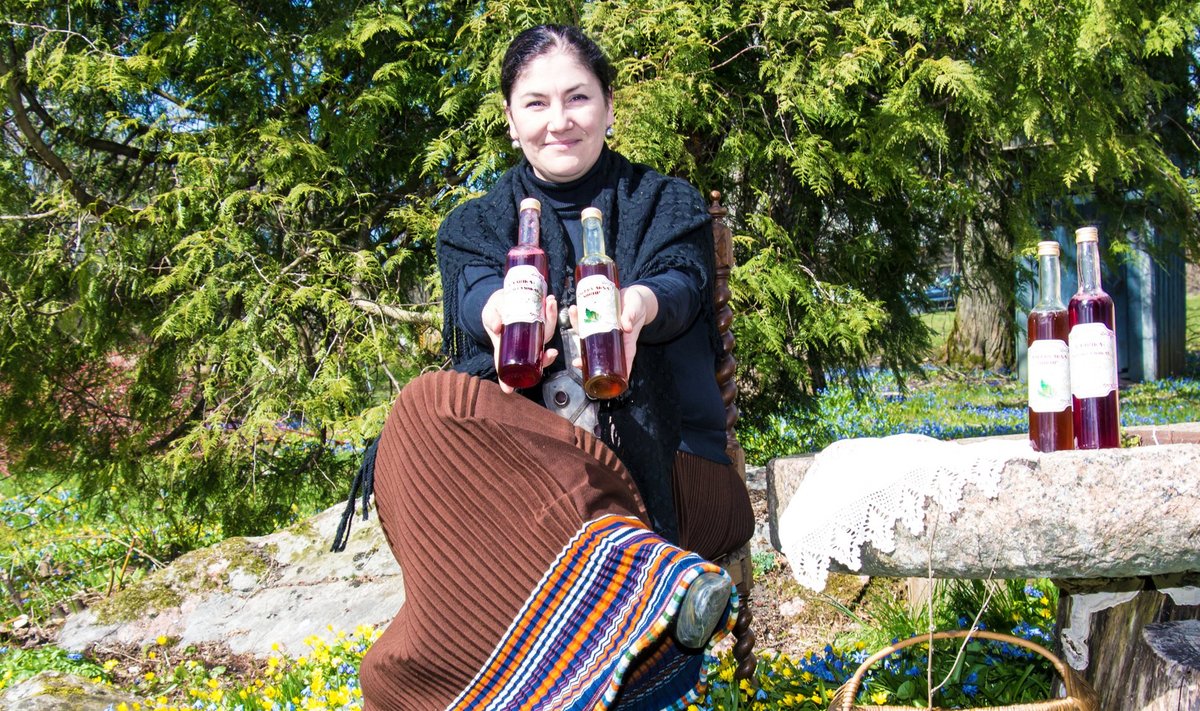 Maria Kaljuste valmistab nüüd lisaks maitseäädikatele ja siirupitele ka veine.