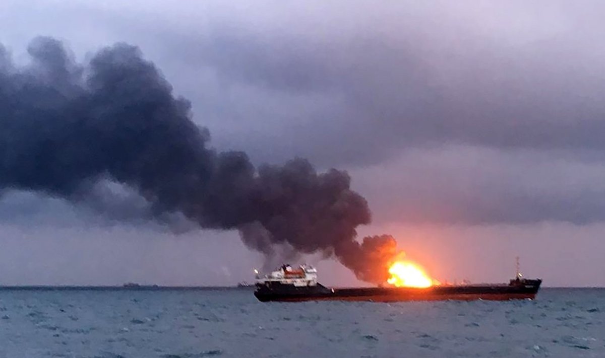 Two vessels on fire in Kerch Strait