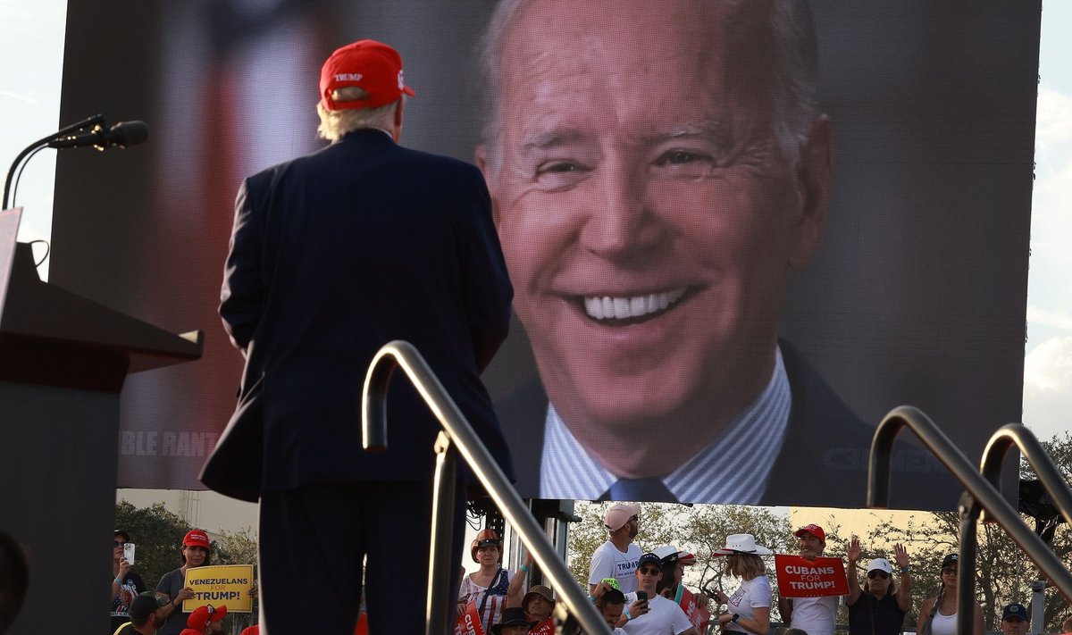 RIVAALID: Donald Trumpile meeldib kampaaniarallidel näidata videosid Joe Bidenist. Vabariiklaste debatil osalemist Trump aga mõttekaks ei pea, sest arvab, et võidab niikuinii. Seda näitavad ka tema toetusnumbrid vabariiklaste seas.