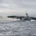 Rootsi saarestiku lähedal triiviva Vene tankeri meeskonnaliikmete sõnul ootavad nad instruktsioone