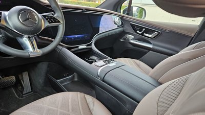 EQE SUV