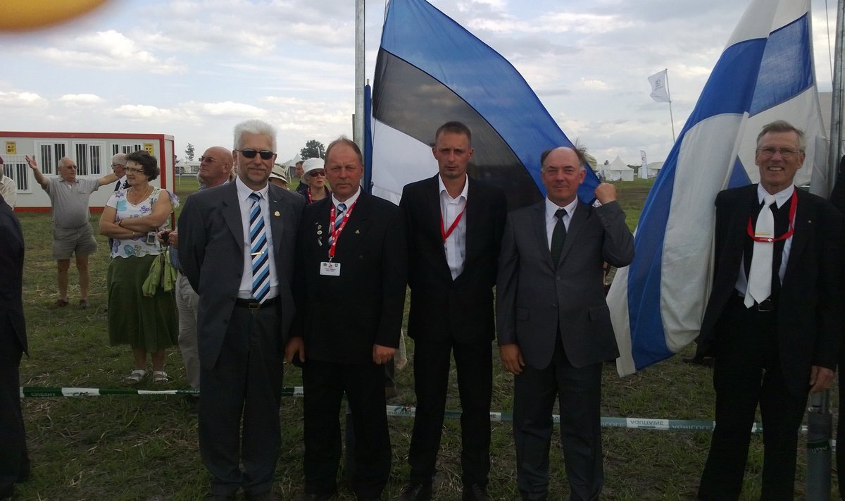 Eesti delegatsioon avamisel